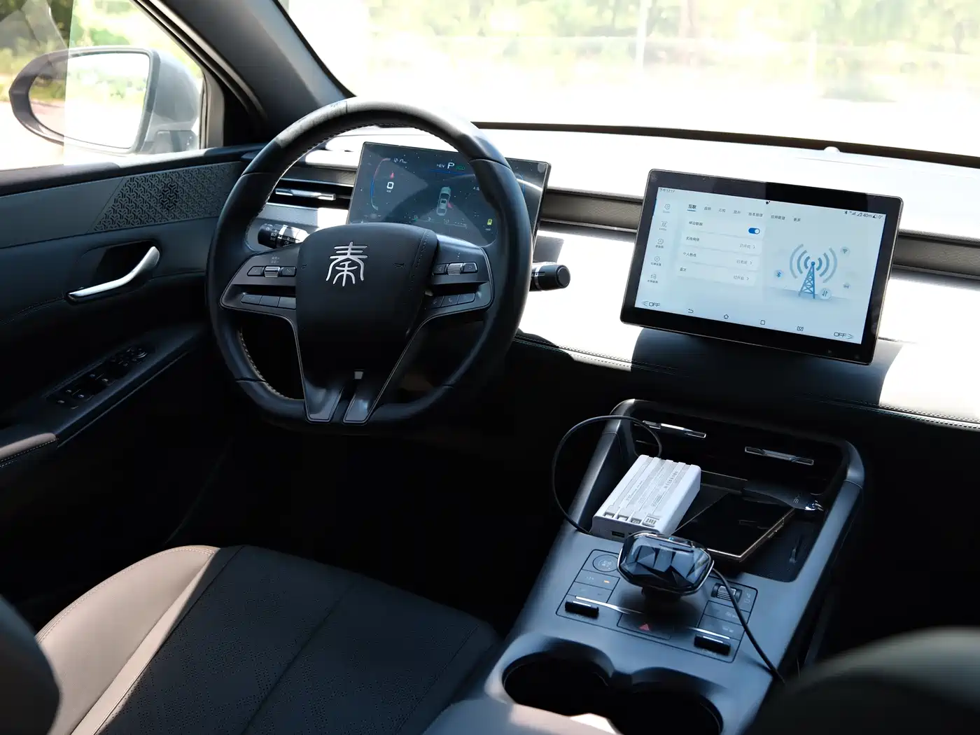 BYD Qin PLUS 2025 DM-i Smart Drive 55KM Leader фото 11