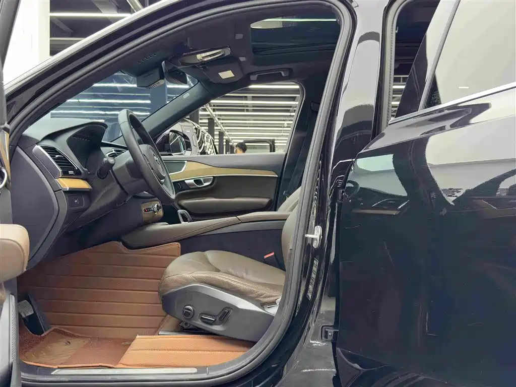 Volvo XC90 2023 2023 B6 Smart Comfort Luxury Edition 7-Seater