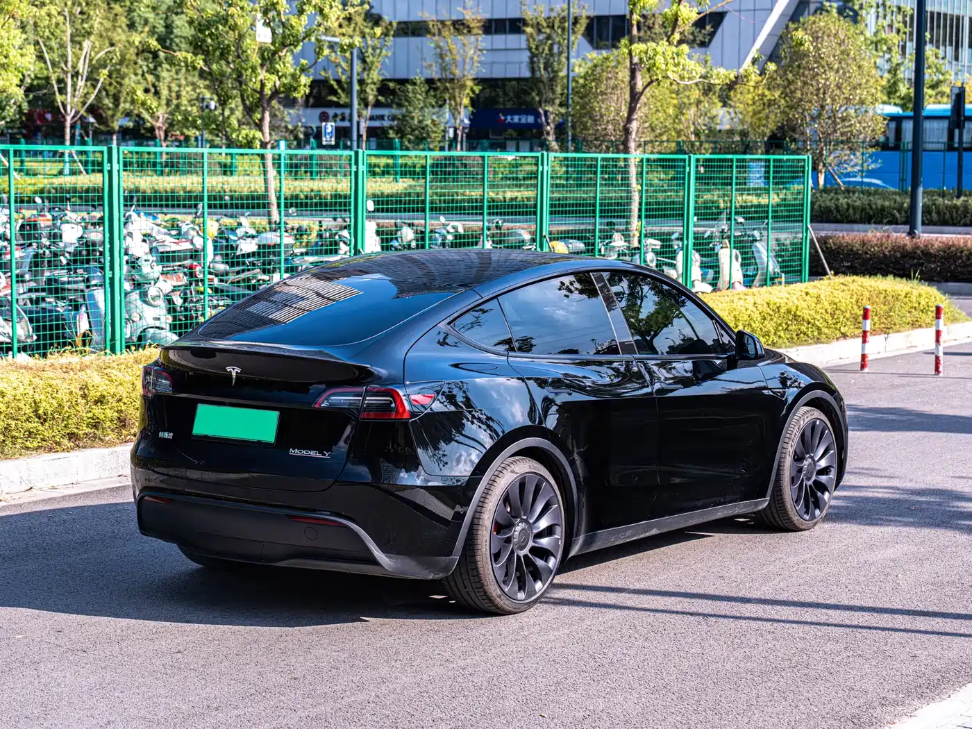 Photo 5 - Tesla Model Y