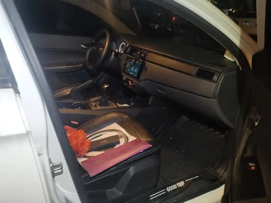 Qoros 3 2016 2016 Sedan 1.6L Manual Zhixiang