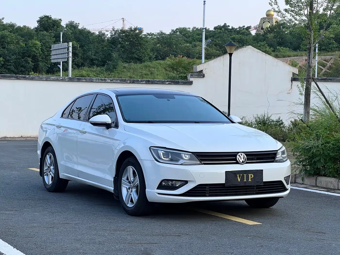 Volkswagen Lamando 2015 230TSI DSG Style фото 3