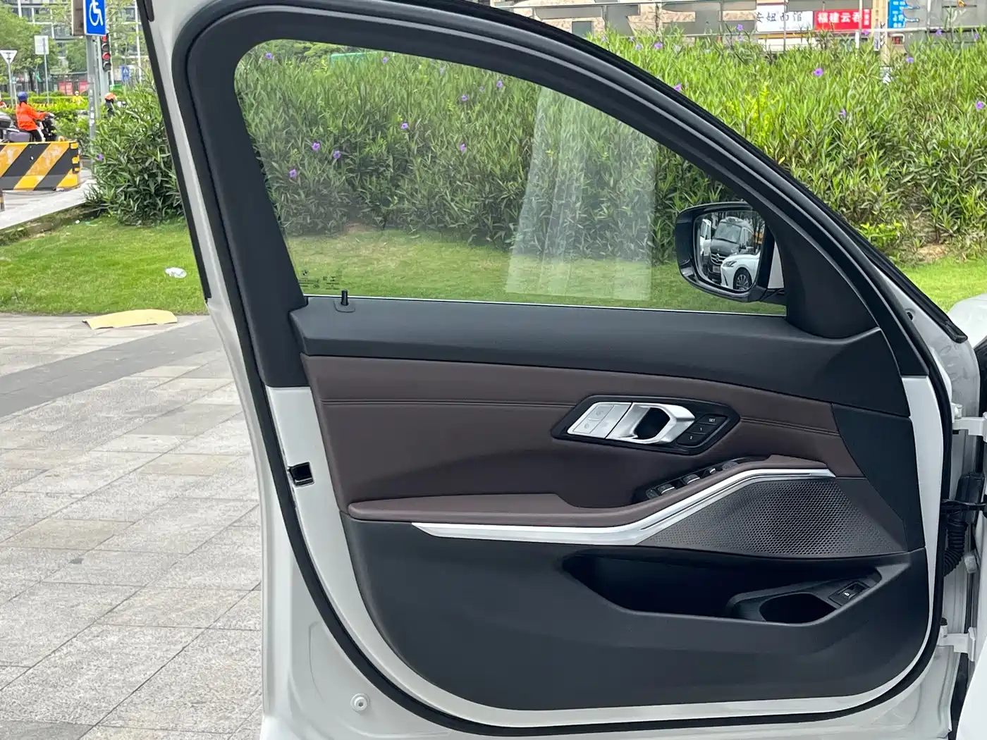 BMW 3 Series 2020 325Li M Sport Package фото 17