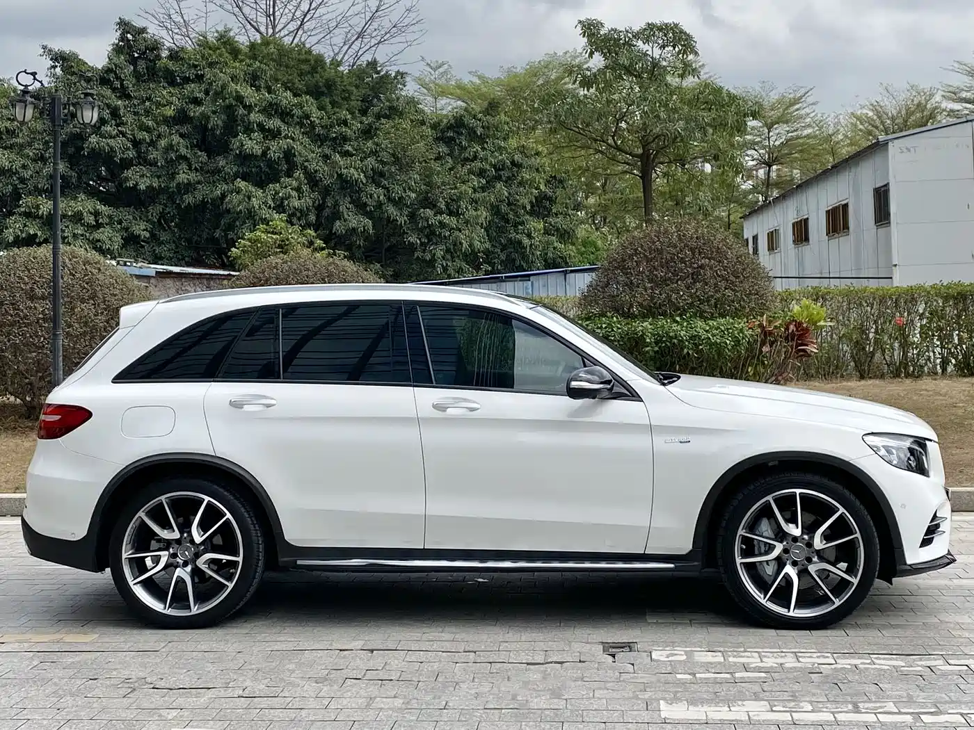 Mercedes-Benz GLC AMG 2017 AMG GLC 43 4MATIC Special Edition фото 7