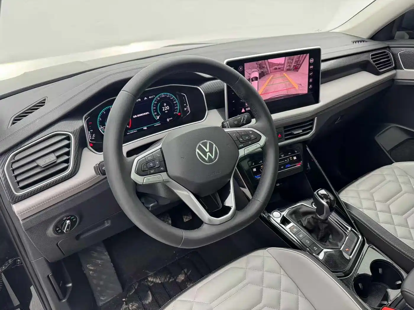 Volkswagen Tayron 2023 280TSI 2WD Luxury Plus Advanced Edition фото 9