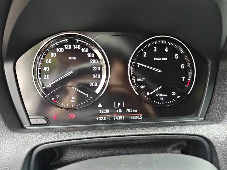 BMW 1 Series (Import) 2018 118i Leading фото 14