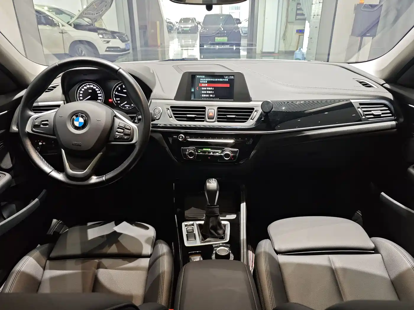 BMW 1 Series 2017 118i Sport фото 13