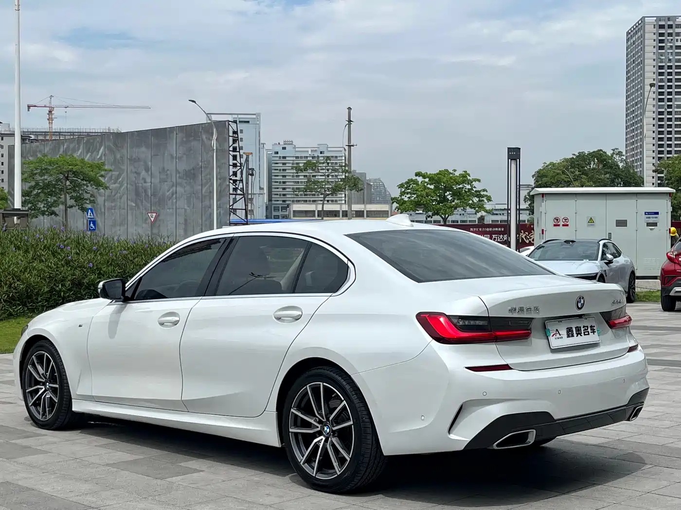 BMW 3 Series 2020 325Li M Sport Package фото 6