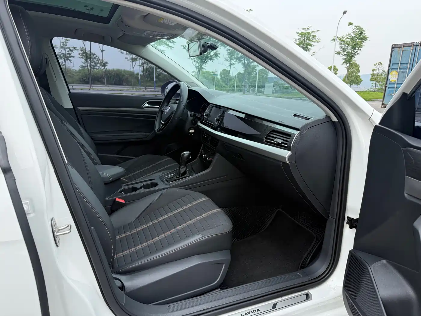 Volkswagen Lavida 2019 Hatchback 200TSI DSG Comfort Edition China VI фото 15