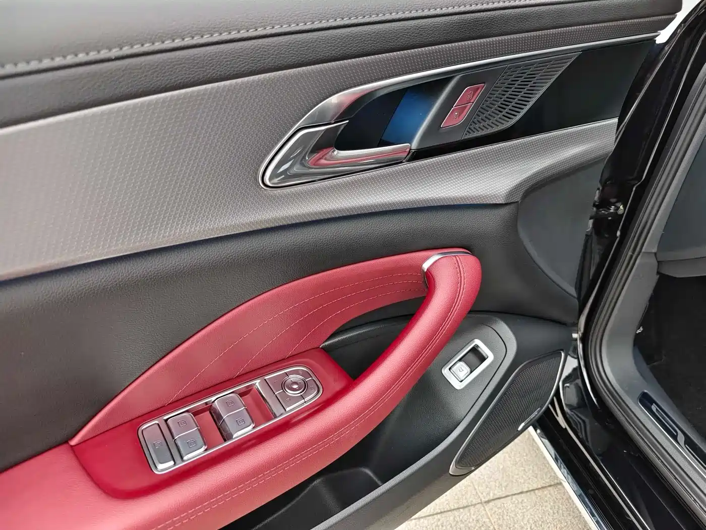 Hongqi H5 2023 2.0T Auto Smart Connect Flag Comfort фото 24