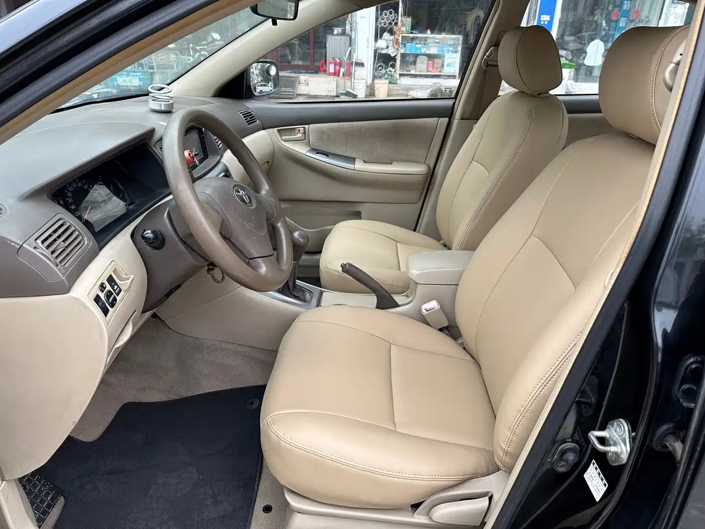 Toyota Corolla 2011 1.6L Manual Classic Edition фото 11