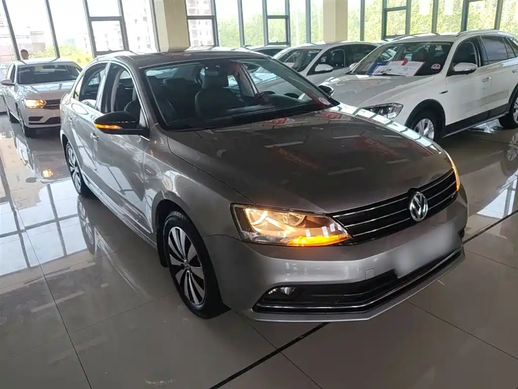 Volkswagen Sagitar 2018 1.6L Manual Comfort фото 4