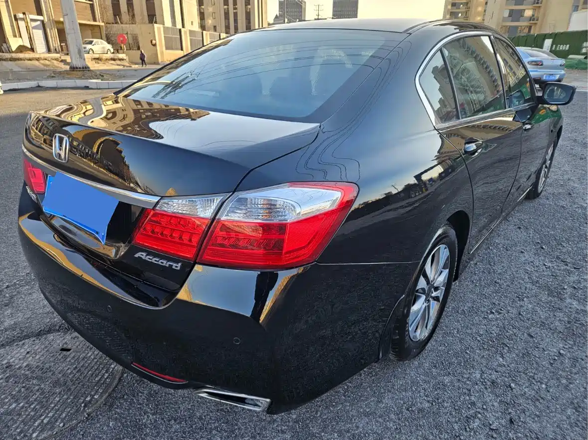 Honda Accord 2014 2.0L LX Comfort Edition фото 6