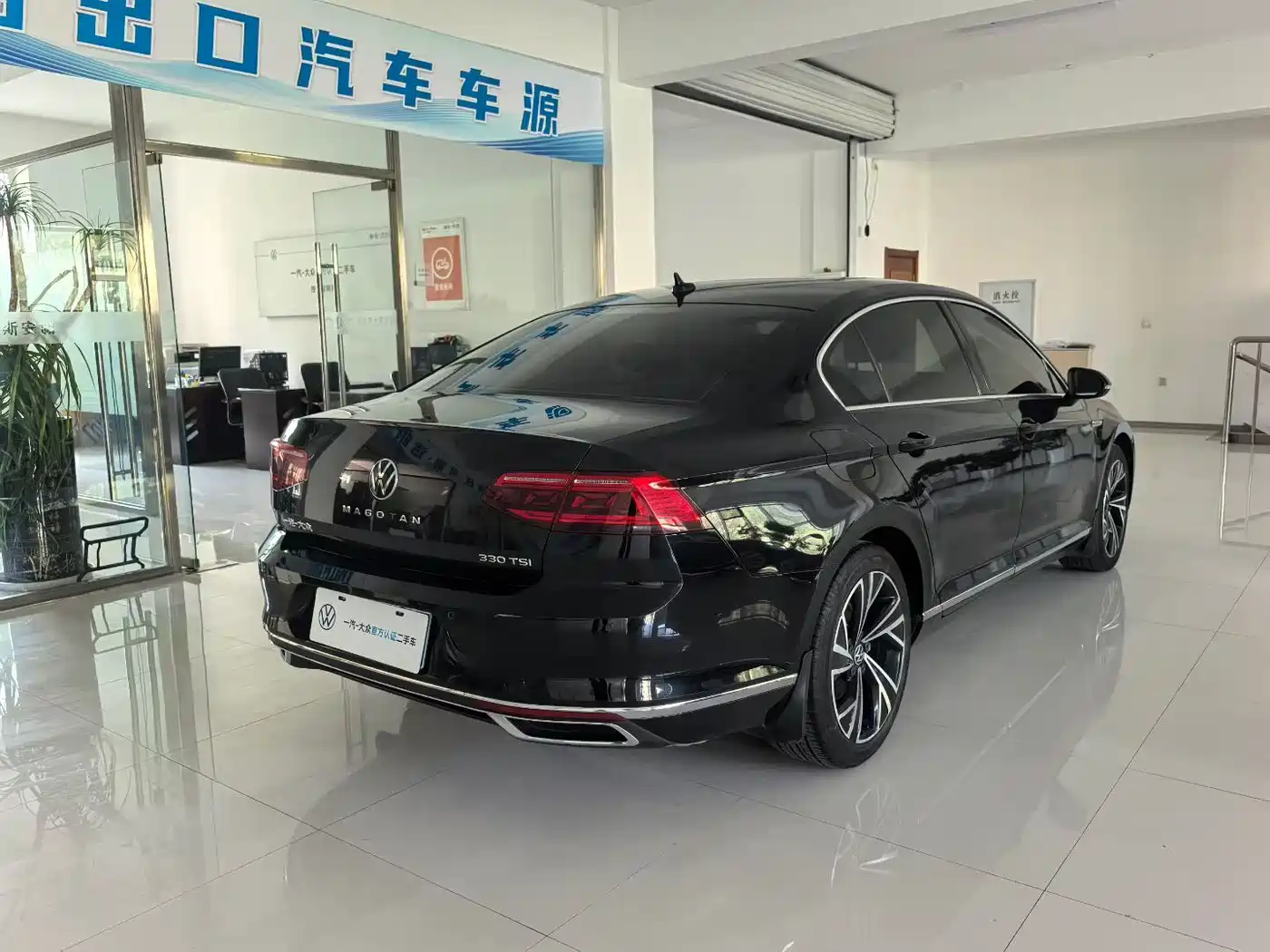 Volkswagen Magotan 2021 330TSI DSG 30th Anniversary Edition фото 4
