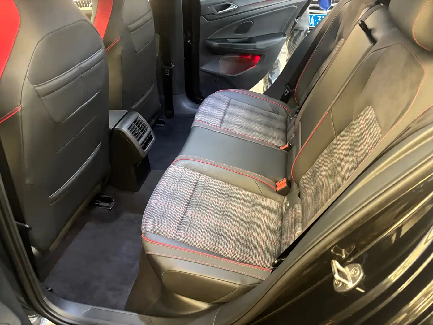 Volkswagen Golf GTI 2021 380TSI DSG GTI фото 7