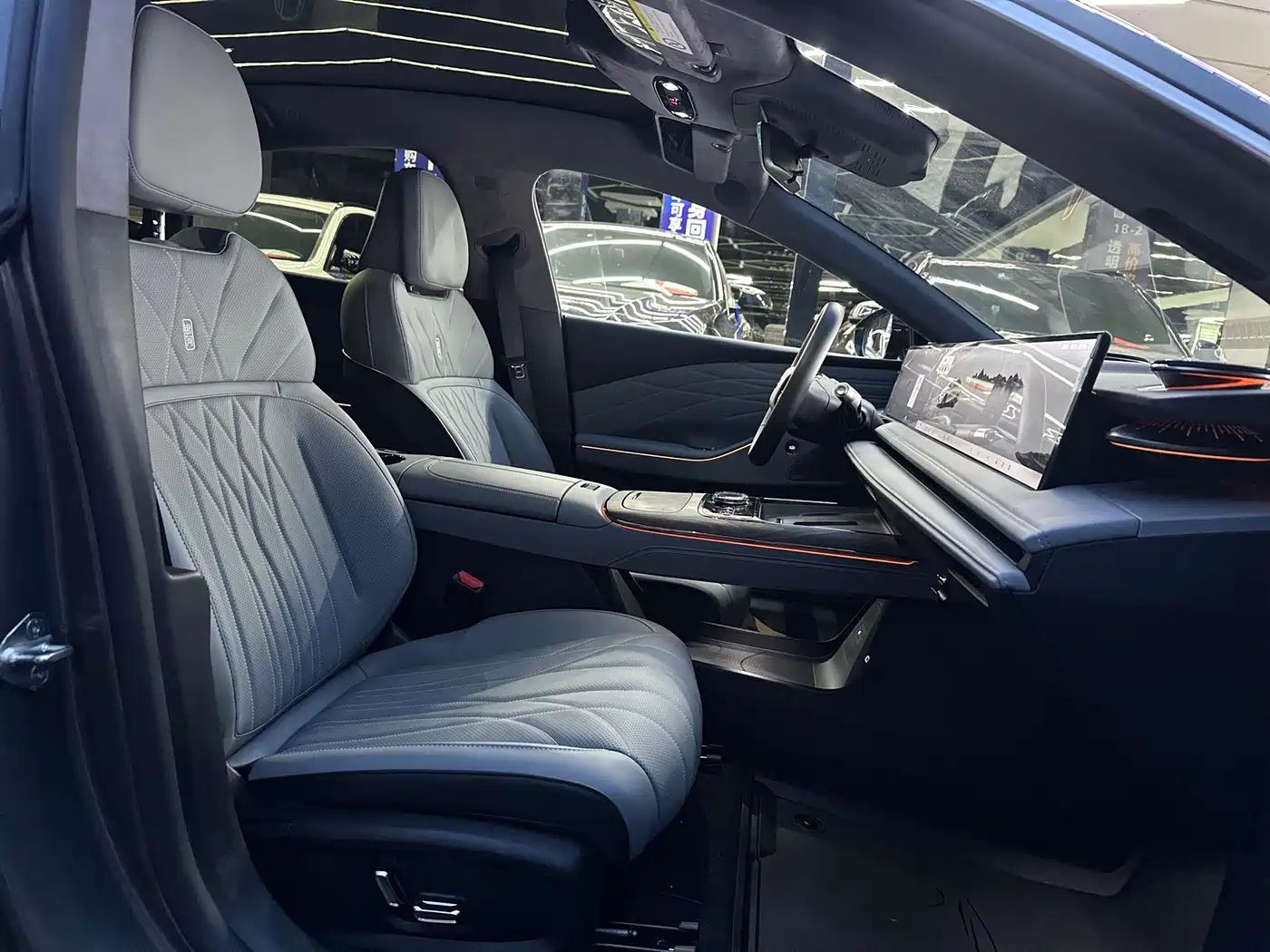 Geely Galaxy Galaxy E8 2025 700km Long Voyage Smart Drive Edition фото 13