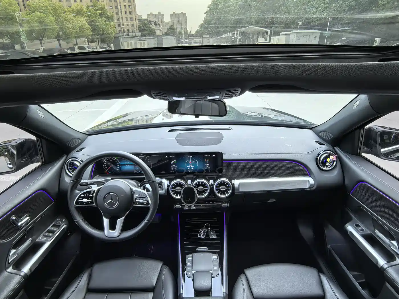 MERCEDES-BENZ GLB