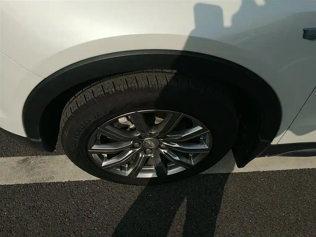 Cadillac XT4 2018 28T FWD Leading Edition фото 25