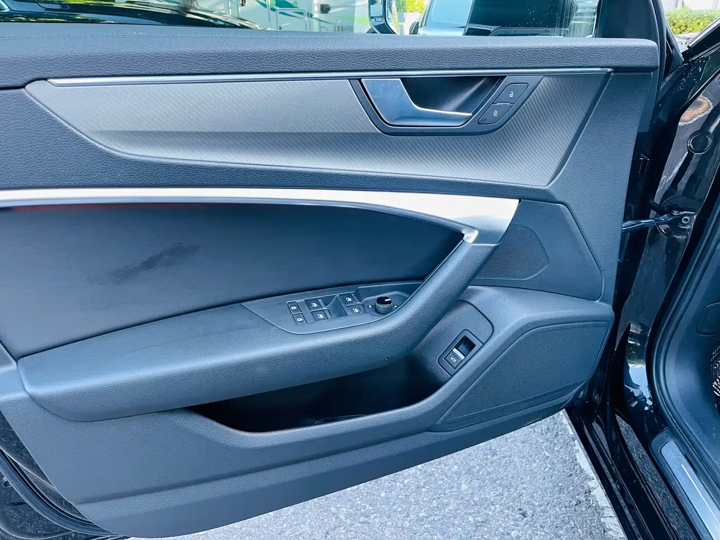 Фото 8 - Audi A6L