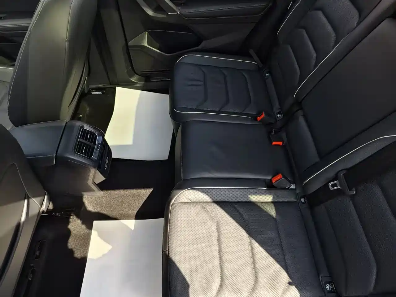 Volkswagen Tiguan L 2020 330TSI Auto 2WD R-Line Flagship China VI фото 15