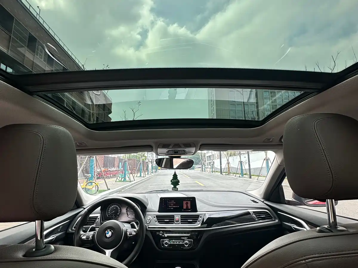 BMW 1 Series 2020 Model 125i Leading M Sport Package фото 17