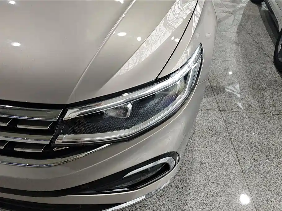 Volkswagen Bora 2023 300TSI DSG Premium Edition фото 4