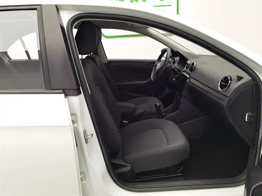 Volkswagen Jetta 2019 Dream Edition 1.5L Manual Fashion фото 23