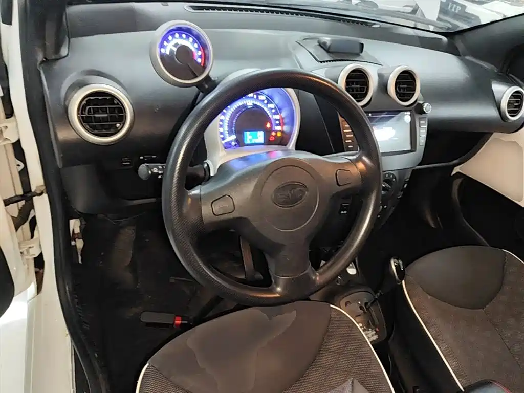 BYD F0 2015 1.0L AMT Xuan Cool Edition фото 6