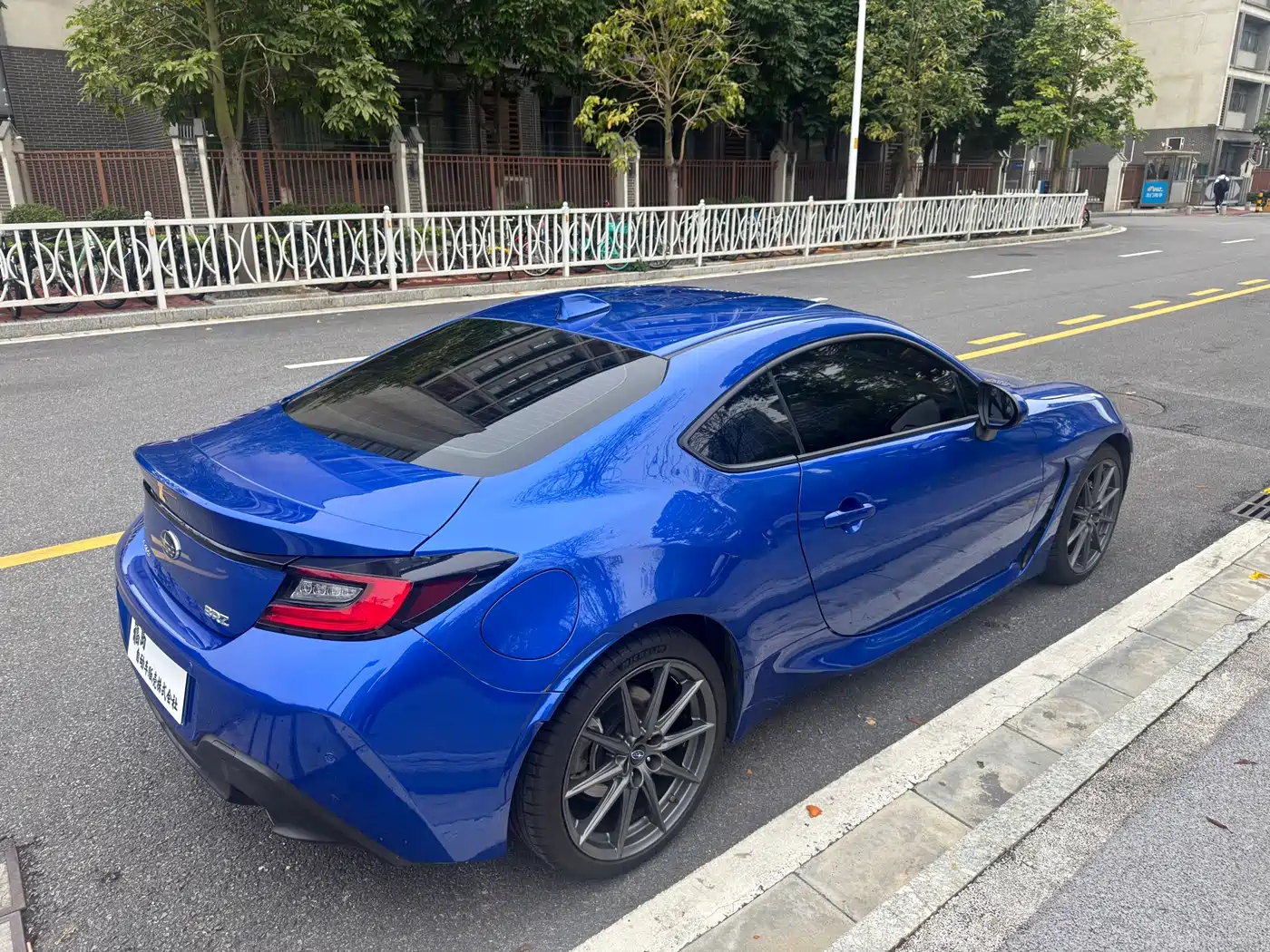 Subaru BRZ 2022 2.4L Manual фото 6