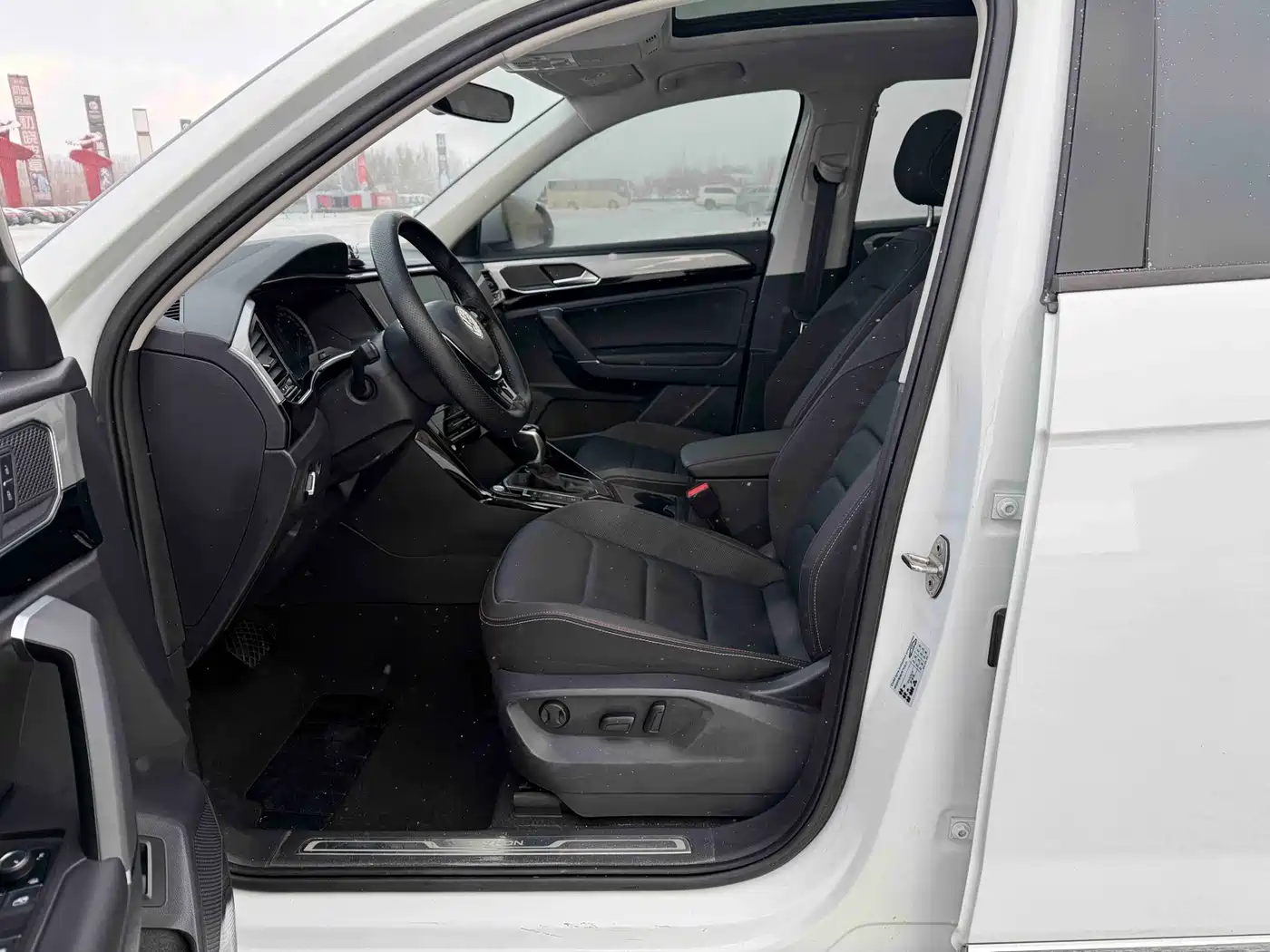 Volkswagen Tayron 2022 280TSI 2WD Luxury Smart Connect Edition фото 7