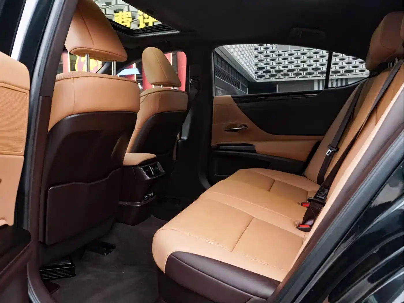 Lexus ES 2020 Model 300h Excellence Edition China V фото 8