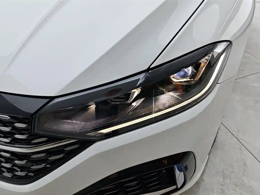 Volkswagen Lavida 2024 Model 300TSI DSG Starlight Leading Edition фото 5