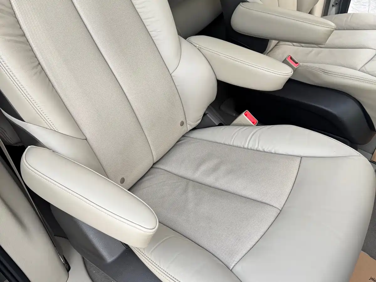 Buick GL8 2011 3.0L XT Luxury Business Flagship фото 29