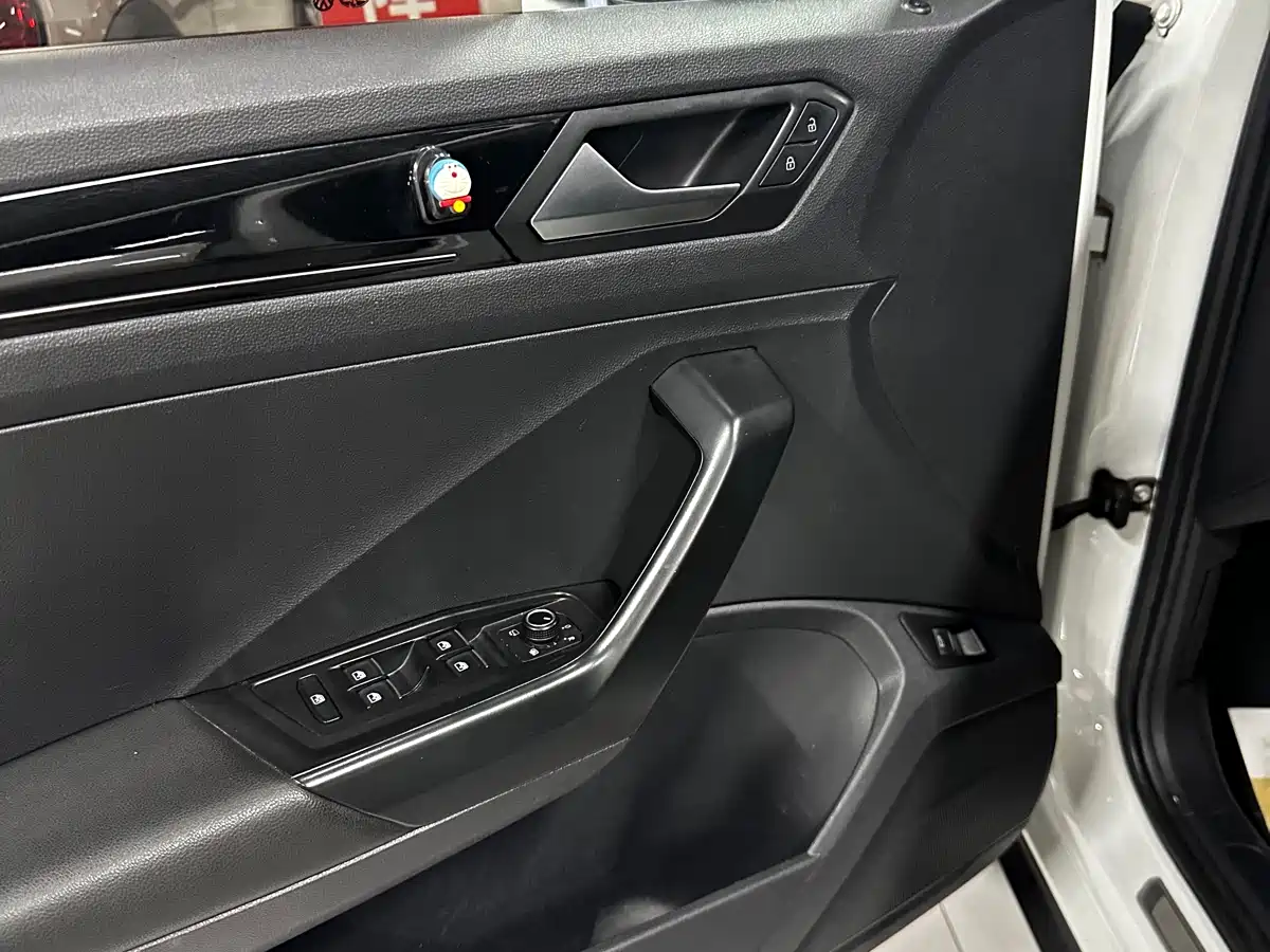 Volkswagen T-ROC 2020 280TSI DSG 2WD Luxury фото 8