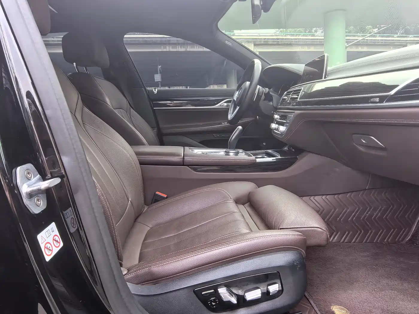 BMW 7 Series 2018 730Li Leading Type M Sport Package фото 18