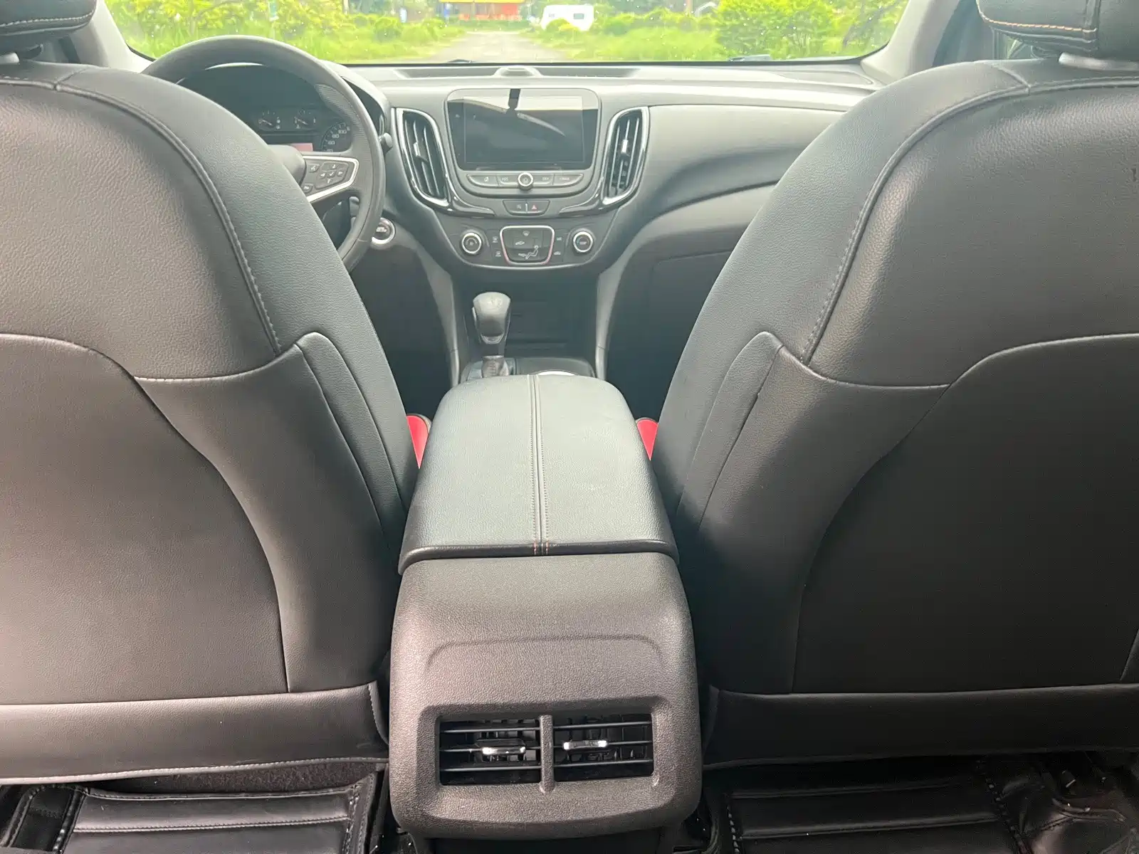 Фото 13 - Chevrolet Equinox
