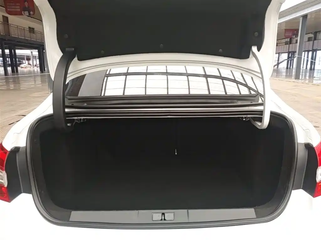 Peugeot 408 2016 1.6T Automatic Luxury Edition фото 19