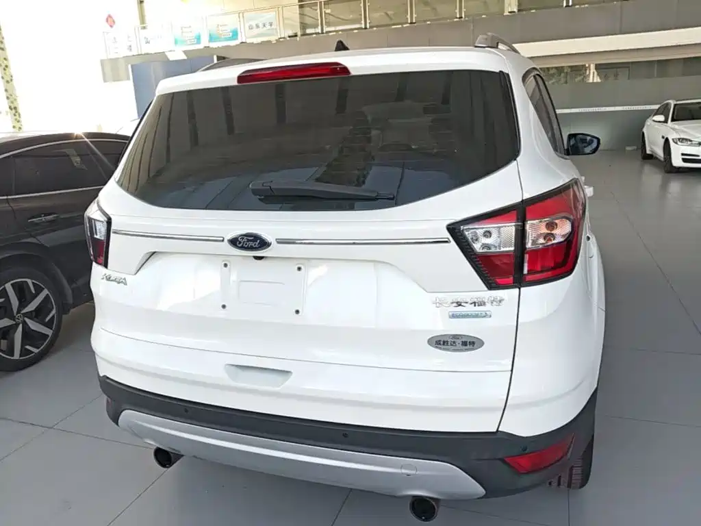 Фото 6 - Ford Kuga