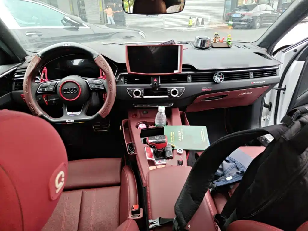 Audi A4L 2025 2025 2 Million Celebration Edition 40 TFSI Luxury Dynamic B&O Starlight Night Edition
