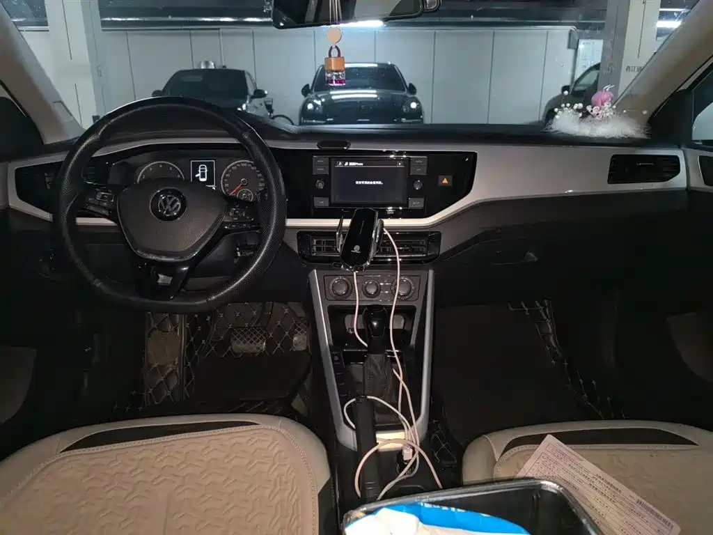 Volkswagen Polo 2019 Plus 1.5L Automatic Colorful Tech Edition фото 6