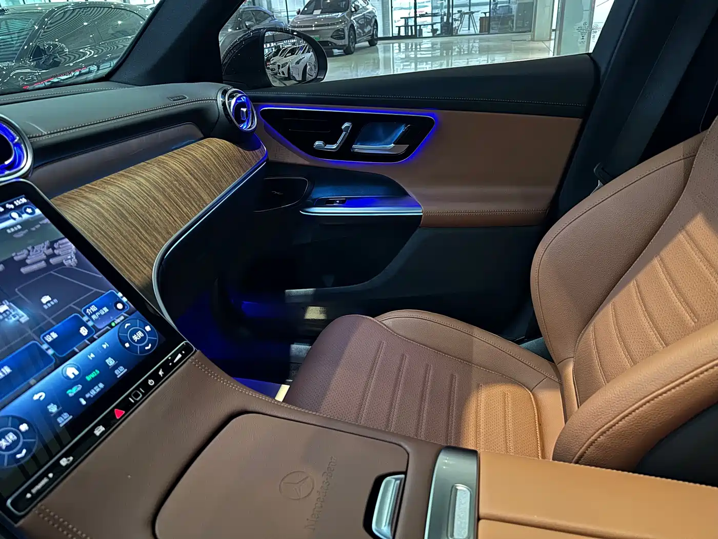 Mercedes-Benz GLC 2024 Facelift GLC 300 L 4MATIC Sport 7-seater фото 9