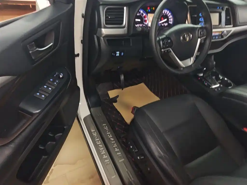 Toyota Highlander 2015 2.0T AWD Luxury Edition 7-seater фото 15