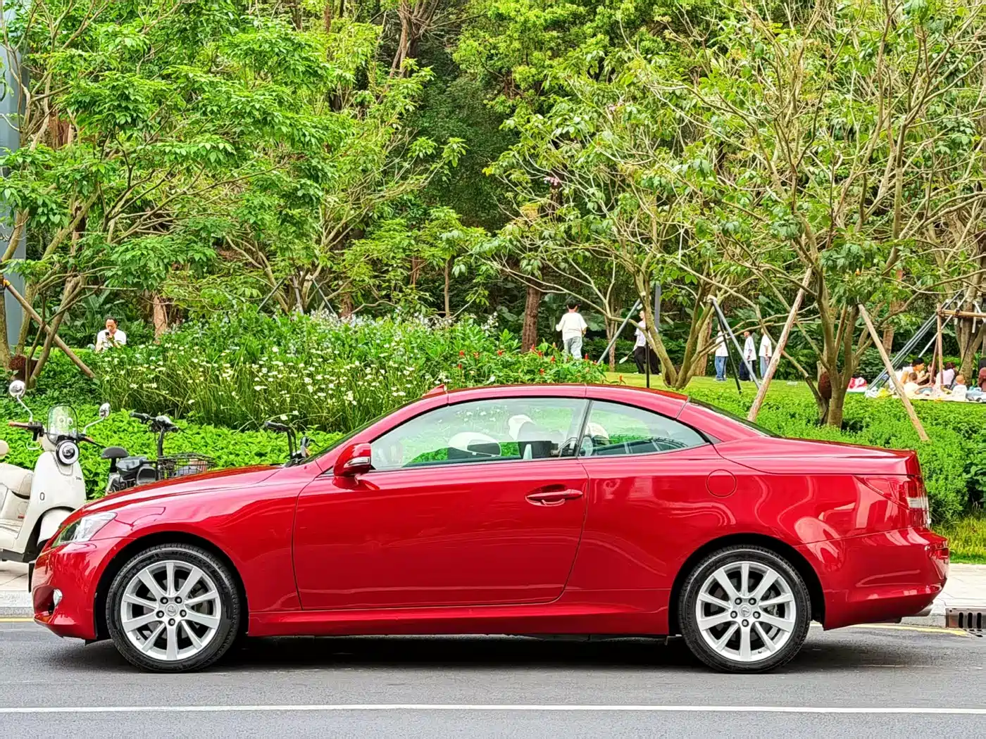 Lexus IS 2011 250C фото 5