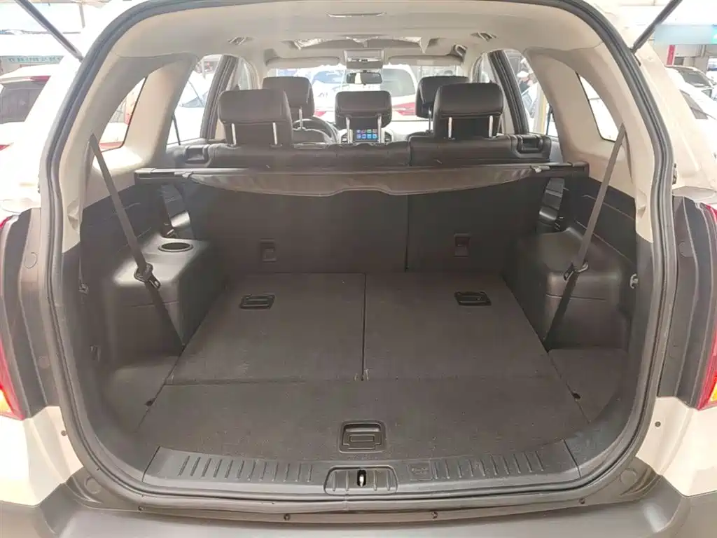 Chevrolet Captiva 2015 2.4L 2WD Urban Edition 7-seater фото 19
