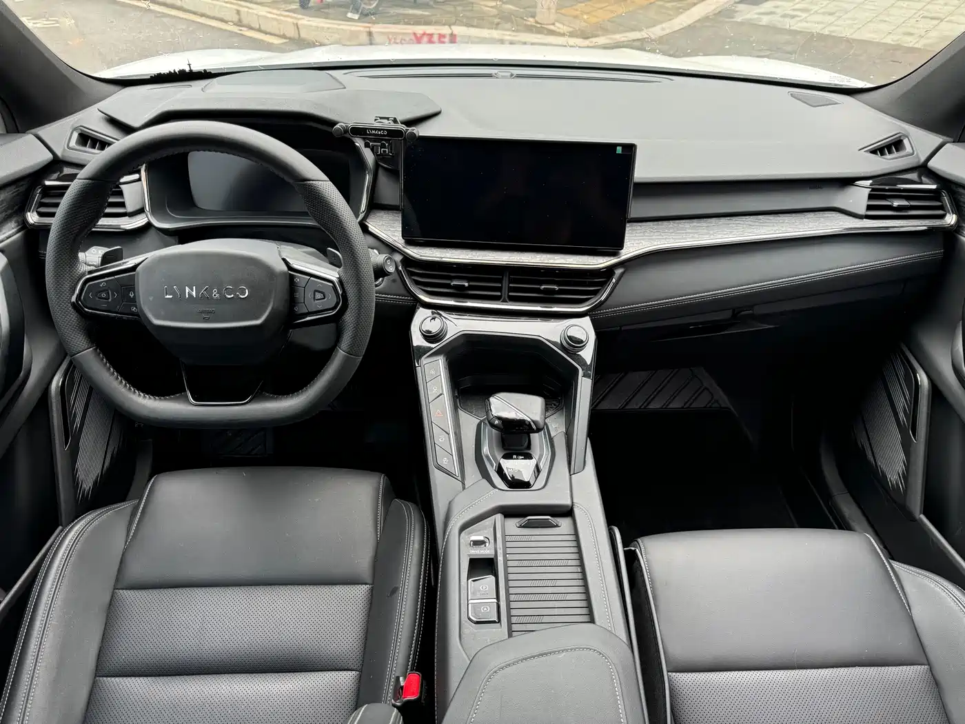 Lynk & Co 06 2023 Remix 1.5T Power Pro фото 8