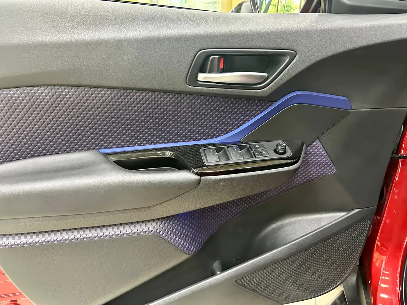 Toyota C-HR 2020 Model 2.0L Leading фото 17