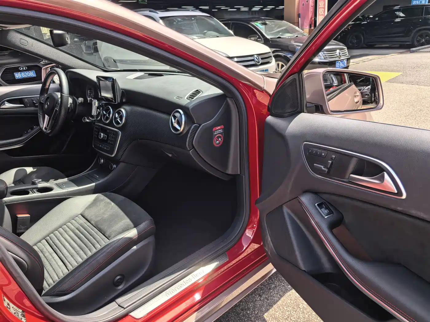 Mercedes-Benz A-Class (Import) 2015 A 200 Sport фото 28