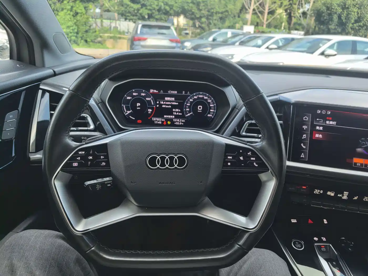 Фото 4 - Audi Q4 e-tron