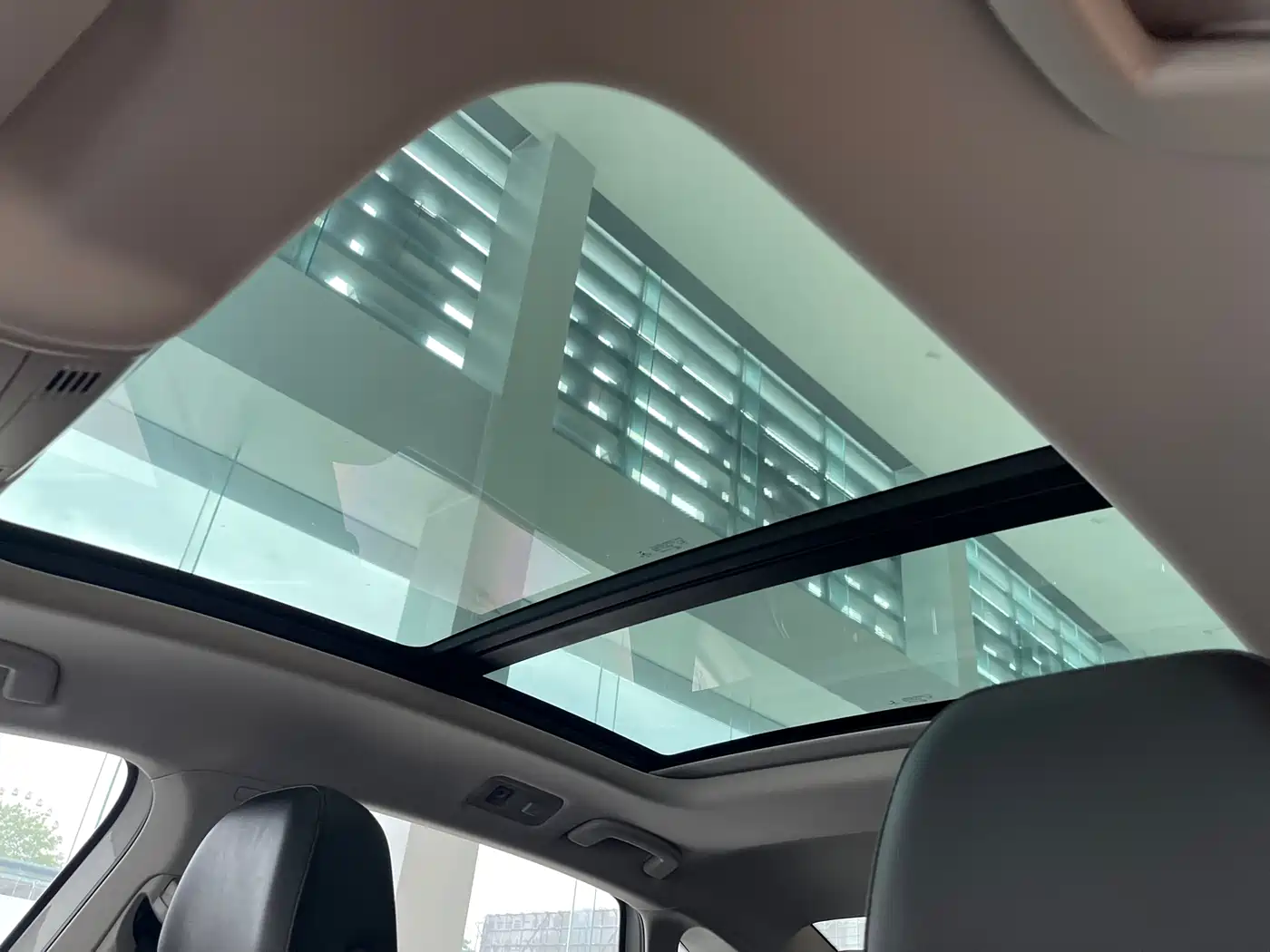 Volkswagen Sagitar 2022 280TSI DSG Surpassing Edition фото 10
