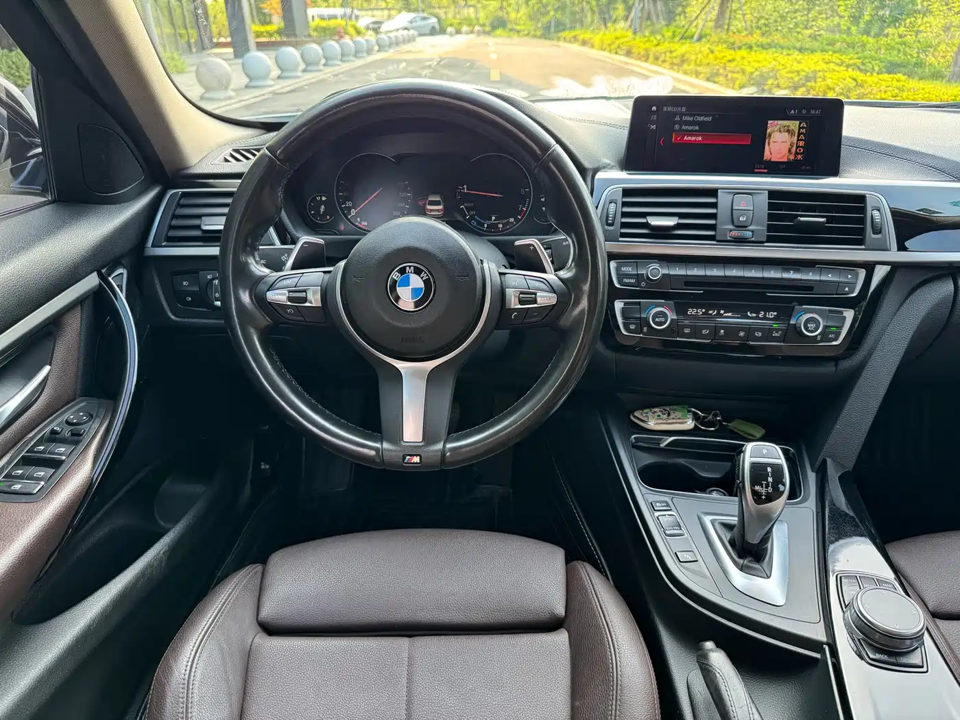 BMW 3 Series 2018 320i M Sport Black Night Edition фото 7