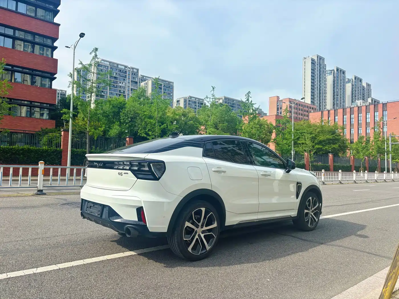 Lynk & Co 05 2020 2.0TD 4WD Halo Edition фото 4